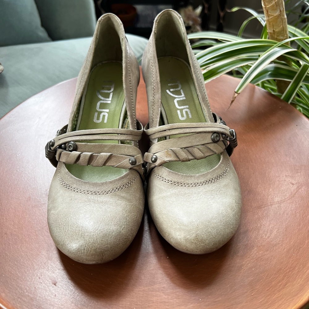 Ladies Mjus size 38